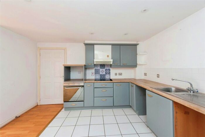 2 Bedroom Flat For Sale In London Road, Kingston Upon Thames, KT2