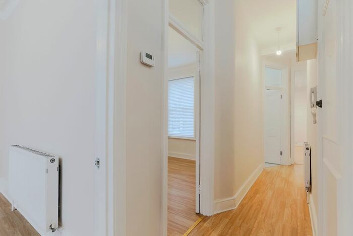 2 Bedroom Flat To Rent In Mowll Street, London, SW9