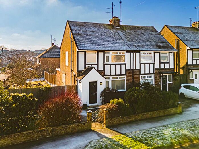 3 Bedroom Semi-Detached House To Rent In Suncote Avenue, Dunstable, LU6