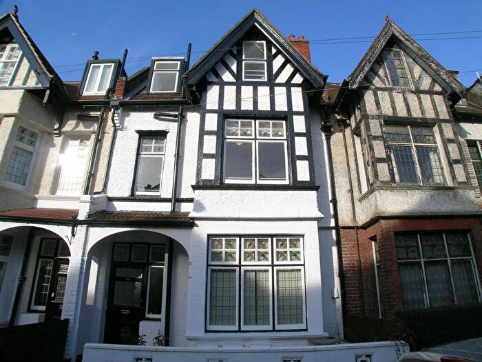 1 Bedroom Flat To Rent In Guilford Avenue, Surbiton, KT5
