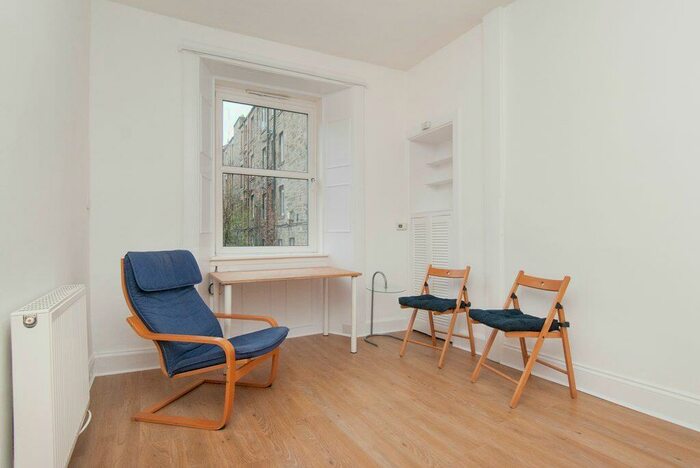 1 Bedroom Flat To Rent In L &# Tay Street, Edinburgh, EH11