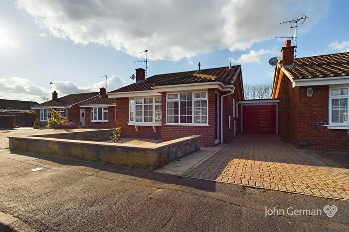 2 Bedroom Bungalow For Sale In Halcyon Way, Burton-on-Trent, DE14