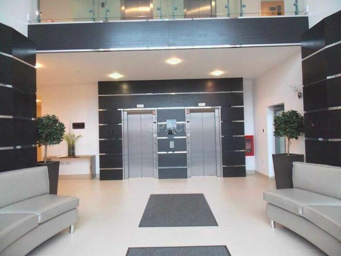 1 Bedroom Flat To Rent In Heron House, Reading, RG2