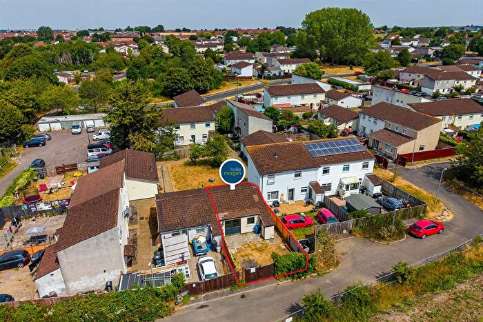 2 Bedroom Bungalow For Sale In Campian Walk, Bristol, BS4