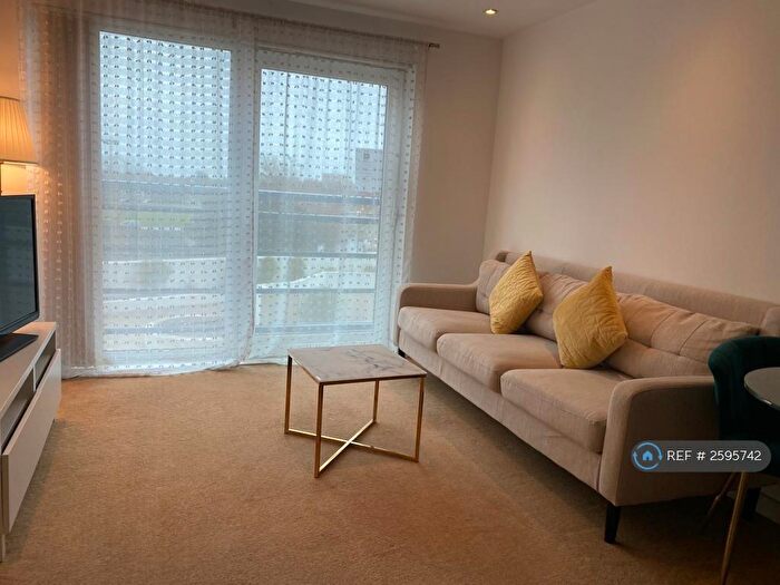 1 Bedroom Flat To Rent In The Crescent Building, Portsmouth, PO1