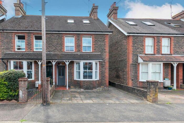 4 Bedroom Semi-detached House For Sale In Swindon Road, Horsham, RH12