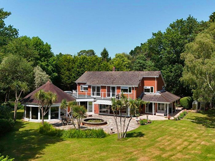 3 Bedroom Detached House For Sale In Dial Close, Bransgore, BH23
