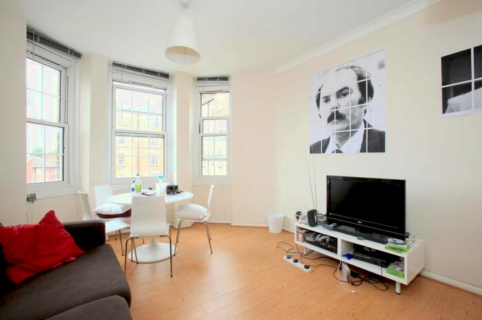 3 Bedroom Flat To Rent In Tooley Street, London, SE1