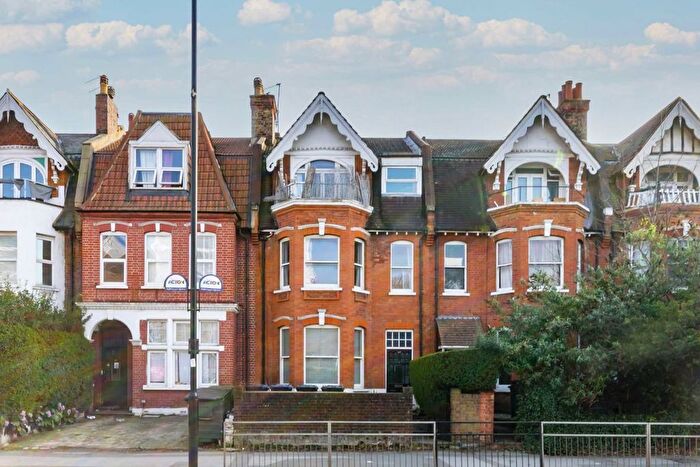 1 Bedroom Flat To Rent In Uxbridge Road, London, W3