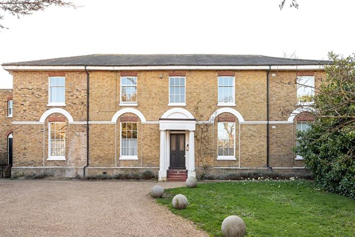 1 Bedroom Flat For Sale In Dames Road, Forest Gate, E7