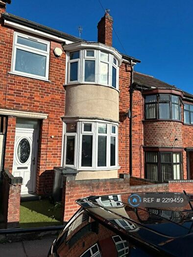 4 Bedroom Semi-Detached House To Rent In Wood Hill, Leicester, LE5