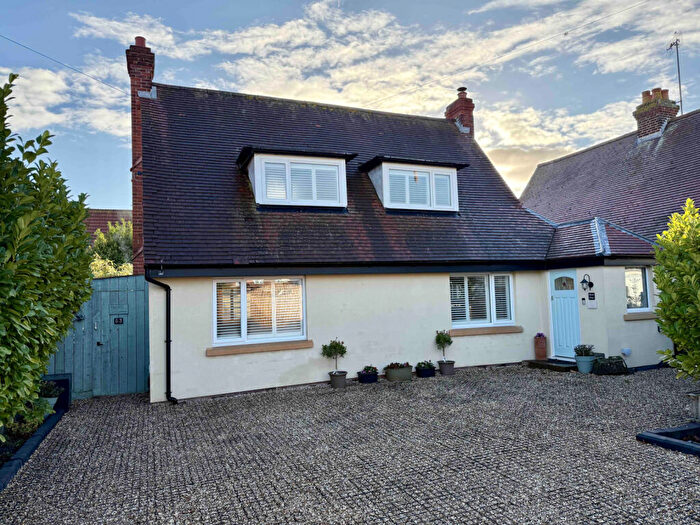 3 Bedroom Chalet For Sale In Langer Road, Felixstowe, IP11