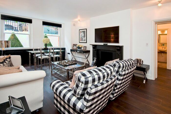 3 Bedroom Flat To Rent In Rutland Gardens, Knightsbridge, London, SW7