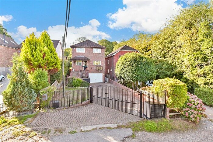 4 Bedroom Detached House For Sale In Chestnut Avenue, Walderslade, Chatham, Kent, ME5