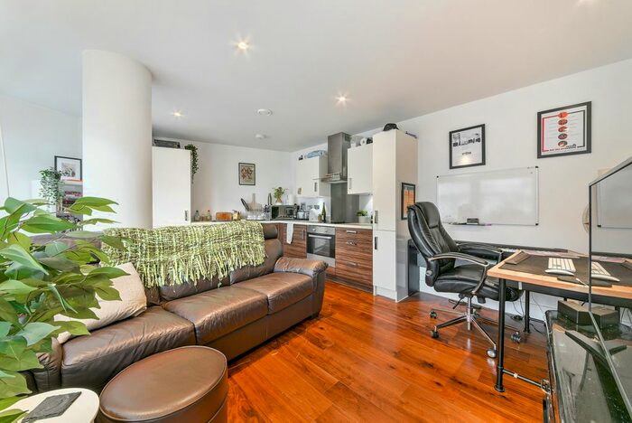 1 Bedroom Flat To Rent In Lambarde Square, Greenwich, London, SE10