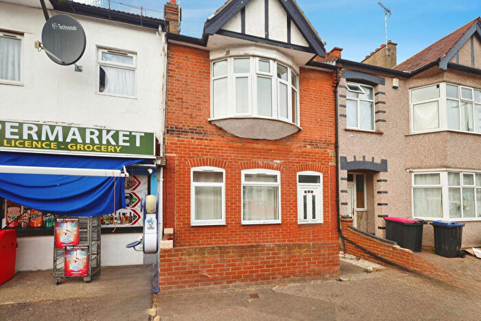 3 Bedroom Terraced House For Sale In Westborough Road, Westcliff-on-sea, SS0