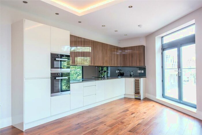 3 Bedroom Apartment To Rent In Muswell Hill, London, N10