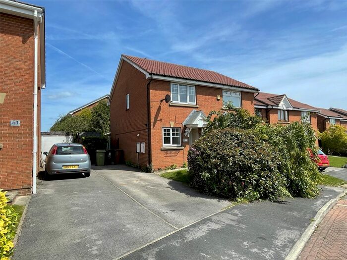 2 Bedroom Semi-Detached House To Rent In Holly Dene, Ossett, WF5