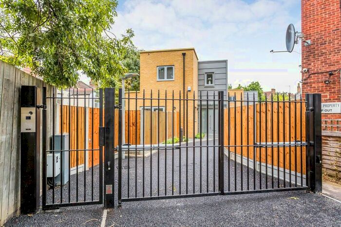 2 Bedroom End Of Terrace House To Rent In Whitley Road, London, N17