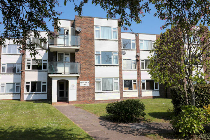 Flat To Rent In Chesswood Road, Worthing, BN11