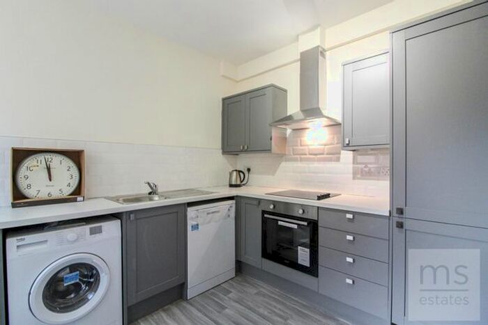 2 Bedroom Flat To Rent In Wellington Square, Nottingham, NG7