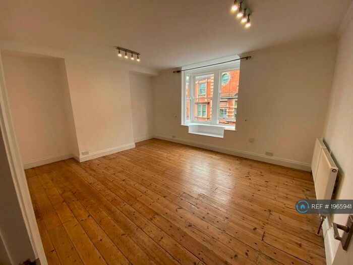 2 Bedroom Flat To Rent In St. Leonards Road, Windsor, SL4