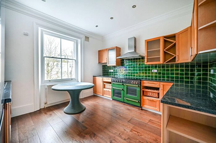 2 Bedroom Flat To Rent In Cardigan Road, Richmond, TW10