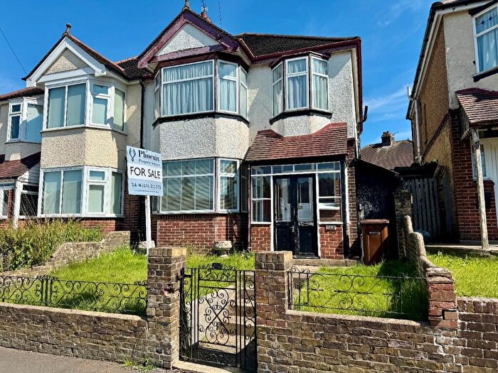 3 Bedroom Semi-Detached House For Sale In Barnsole Road, Gillingham, Kent, ME7