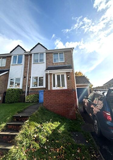 3 Bedroom Semi-Detached House To Rent In Gleadmoss Lane, Oakwood, Derby, DE21