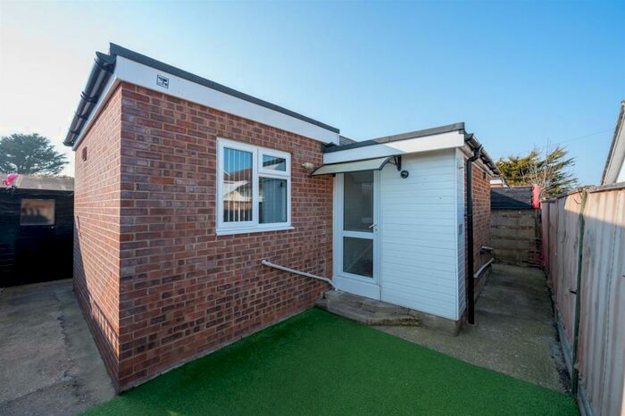 2 Bedroom House To Rent In Sandy Point Road, Hayling Island, PO11