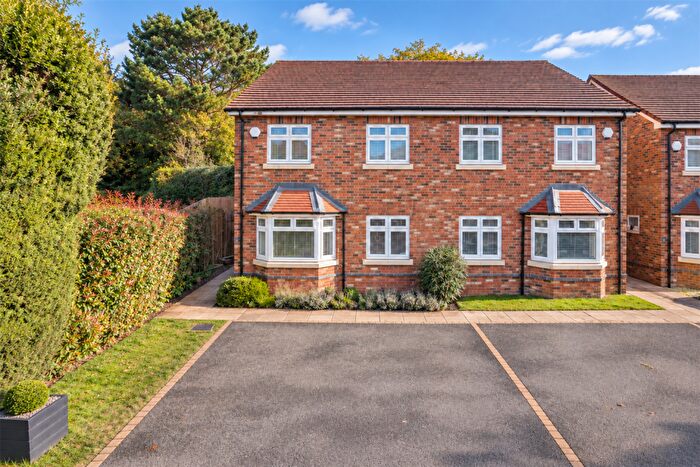 4 Bedroom Semi-Detached House For Sale In Hillview Close, Sonning Common, Sonning Common, RG4
