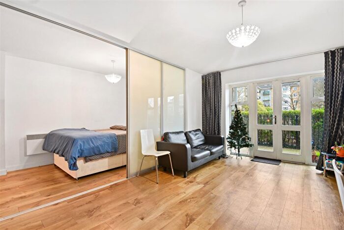 1 Bedroom Flat For Sale In Park Lodge Avenue, West Drayton, UB7