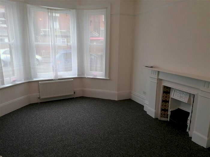1 Bedroom Flat To Rent In Cambridge Gardens, Folkestone, Kent, CT20