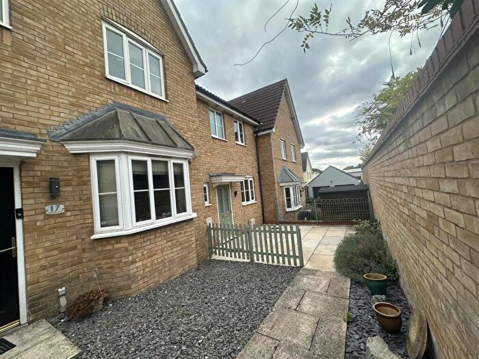 3 Bedroom Terraced House For Sale In Fieldfare Close, Stowmarket, IP14