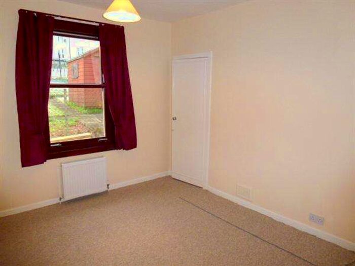 2 Bedroom Flat To Rent In Alloa Road, Stenhousemuir, FK5