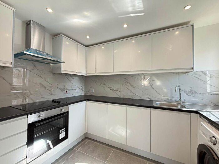 2 Bedroom Flat To Rent In Millers Court, Alperton, HA0