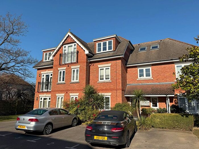 2 Bedroom Flat To Rent In Westbrook Court, Reading Road, Wokingham, RG41