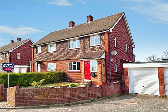 3 Bedroom Semi Detached House For Sale In Murrell Road, Ash, Surrey, GU12