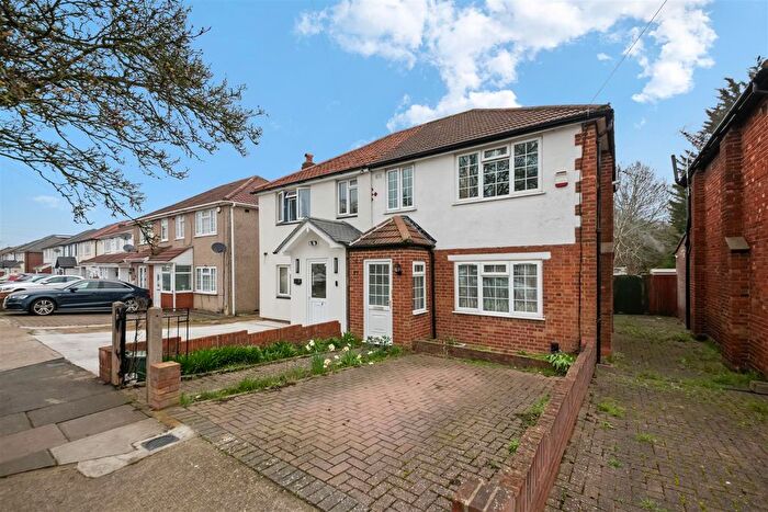 3 Bedroom Semi Detached House For Sale In Lothian Avenue, Hayes, UB4