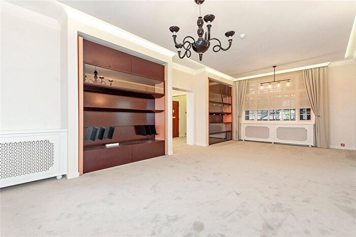 4 Bedroom Flat To Rent In Warwick Gardens, London, W14