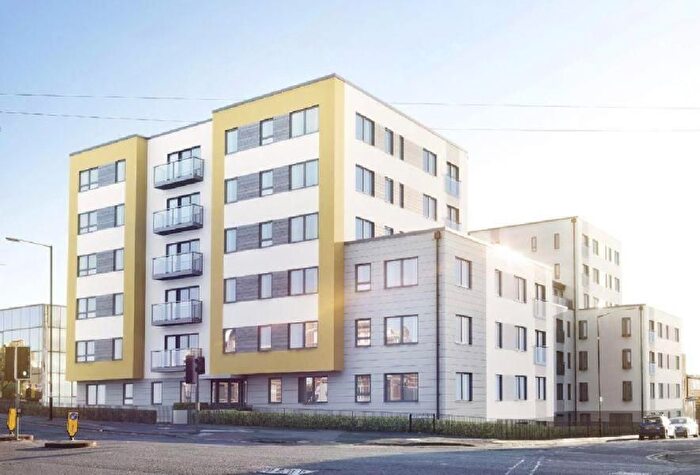 1 Bedroom Flat To Rent In A Stoke Road, Slough, Berkshire, SL2