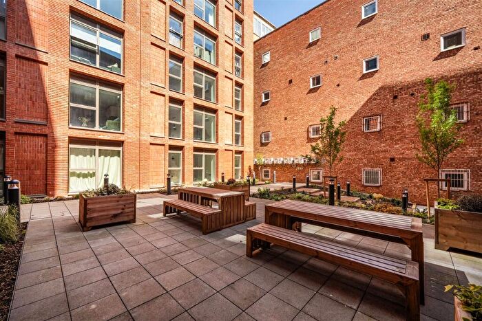 2 Bedroom Apartment To Rent In Chapmans Yard, Upper Gough Street, Birmingham, B1