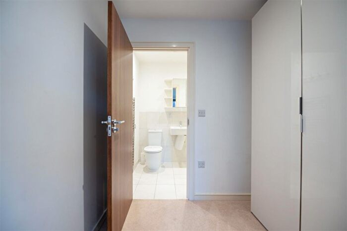 2 Bedroom Flat To Rent In Chartfield Avenue, London, SW15