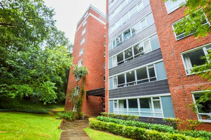 2 Bedroom Apartment To Rent In Lymer Avenue, London, SE19