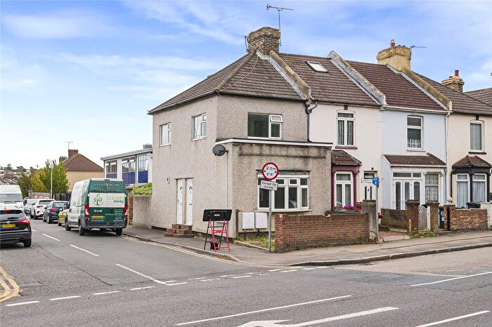 2 Bedroom End Of Terrace House For Sale In London Road, Stone, Dartford, Kent, DA2