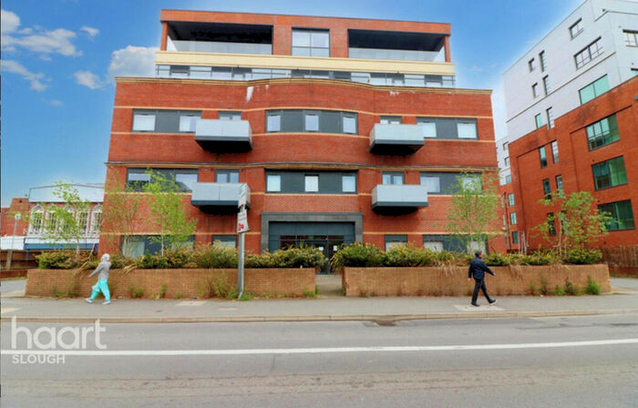 2 Bedroom Apartment For Sale In Bath Road, Slough, SL1