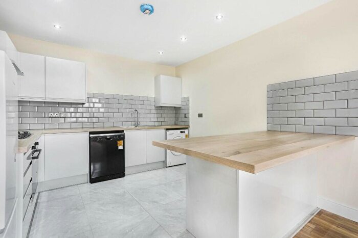 2 Bedroom Apartment To Rent In Westmead Road, Sutton, Surrey, SM1