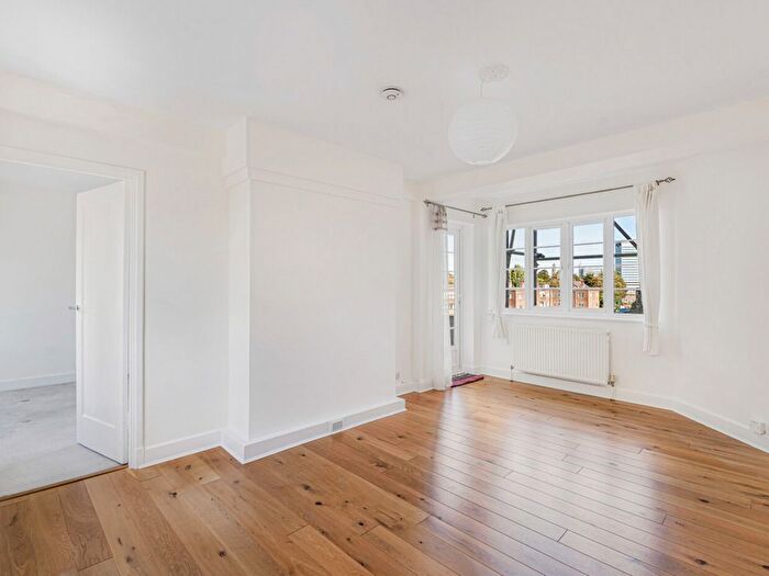 3 Bedroom Flat For Sale In Chiswick Village, Chiswick, W4