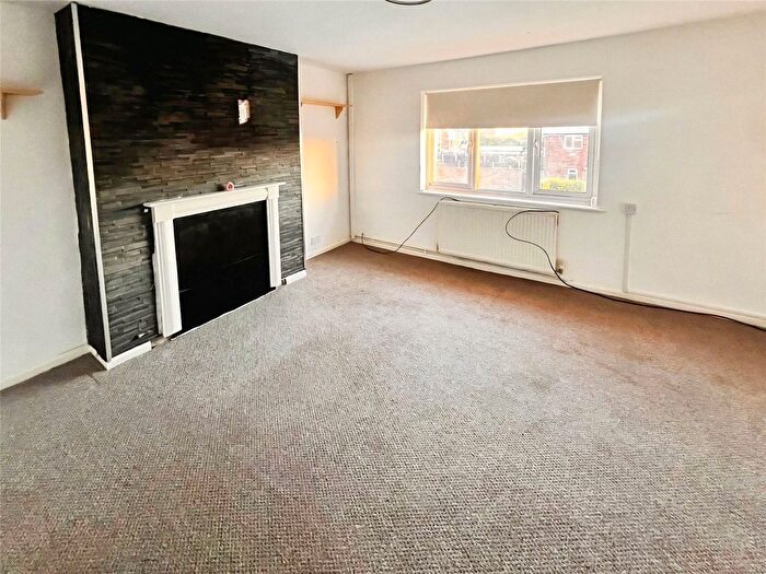 2 Bedroom Flat For Sale In Sycamore Road, Burton-On-Trent, Staffordshire, DE15