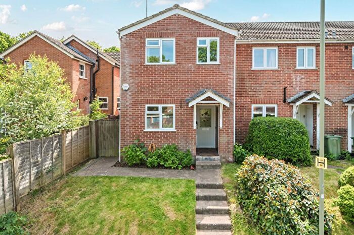 3 Bedroom End Of Terrace House For Sale In Valley Close, Colden Common, SO21
